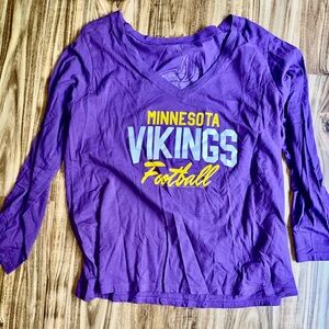 Minnesota Vikings Long Sleeve Shirt v neck woman’s XXL